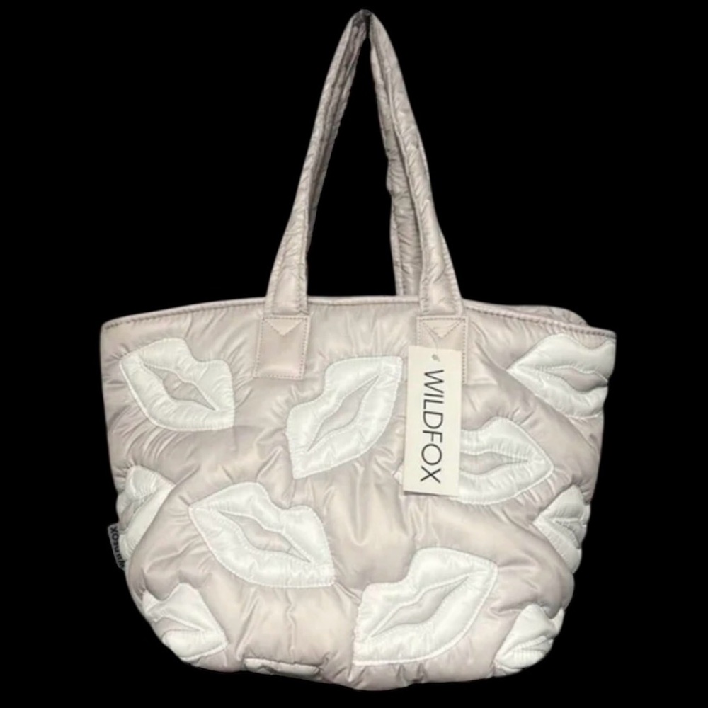 Wildfox Puffy Lips Tote Bag,silver/white nwt
